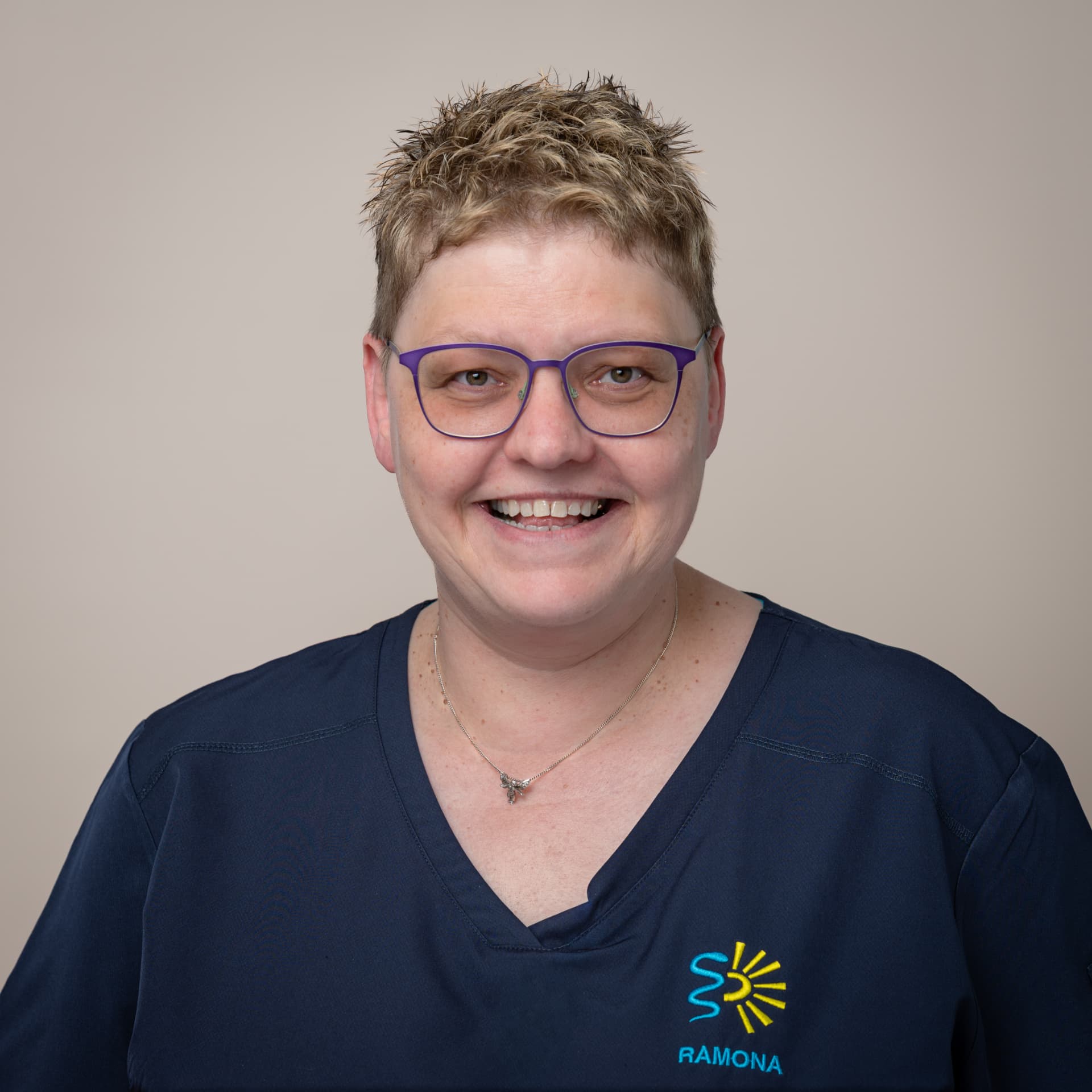 Portrait von Ramona, Medizinische Fachangestellte der Praxis